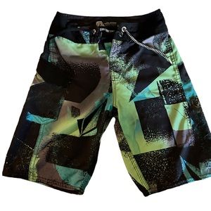 Volcom, boys size 23